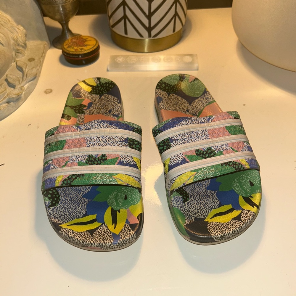 Adidas Adilette W Slides – Multicolor Floral Print – Size 8 🌸